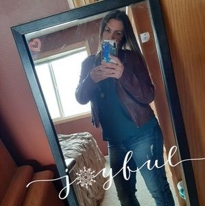 Meet your Posher, Connie